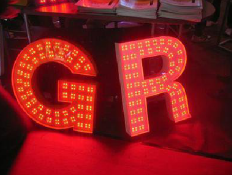 固镇LED发光字常见的安装误区。